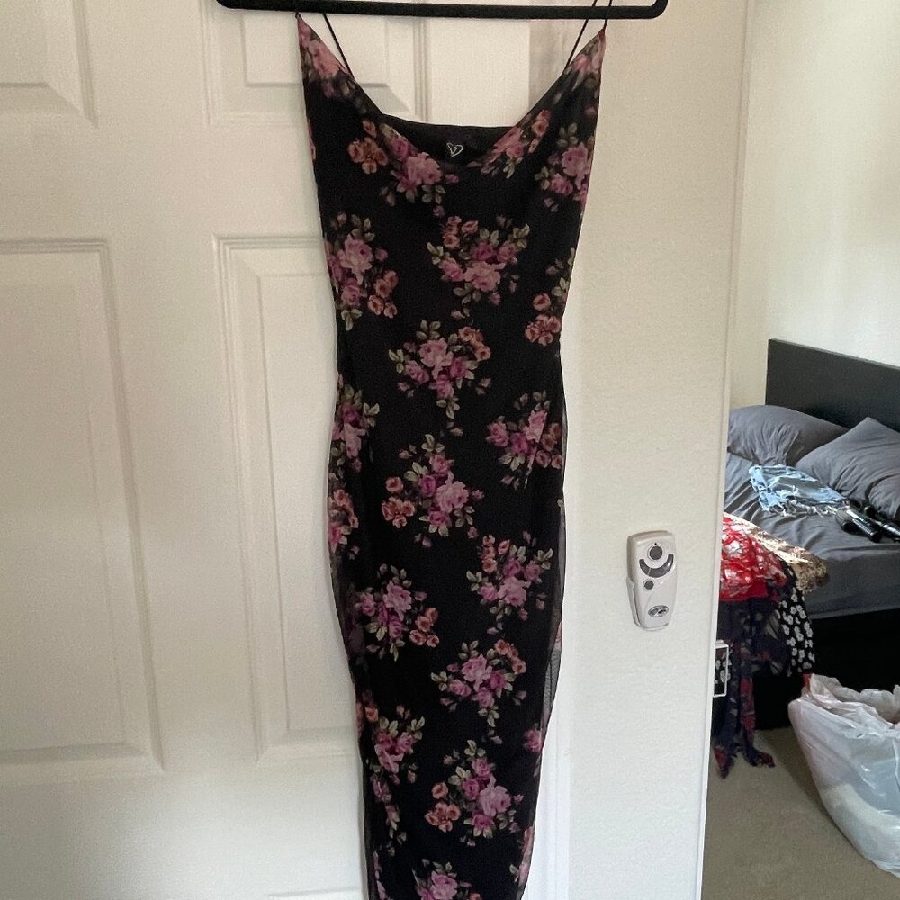 Small Windsor Black Floral Midi Dress